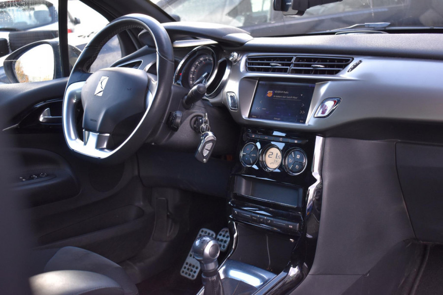 DS DS 3 1.2 PureTech So Chic Camera Airco Trekhaak