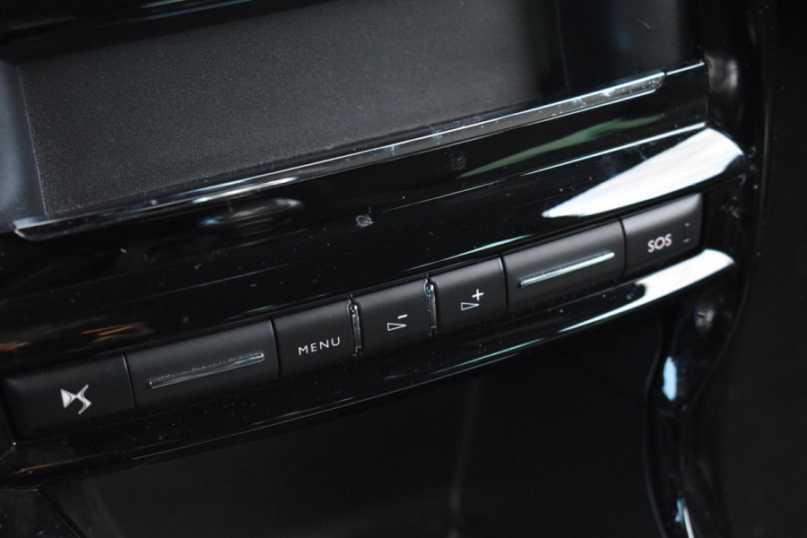 DS DS 3 1.2 PureTech So Chic Camera Airco Trekhaak