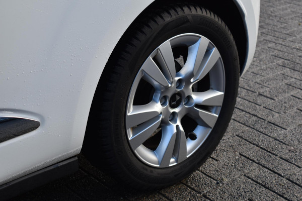 DS DS 3 1.2 PureTech So Chic Camera Airco Trekhaak