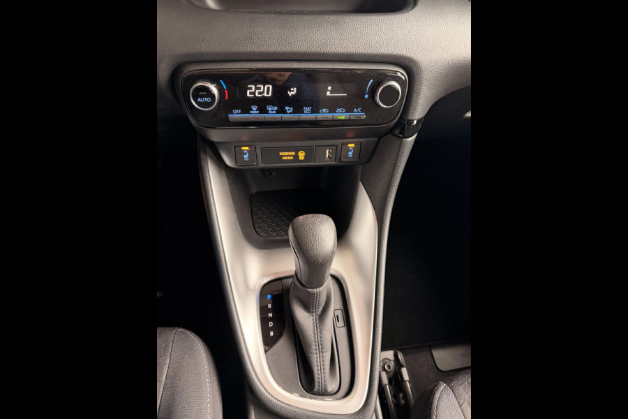 Toyota Yaris 1.5 Hybrid Team ACC Carplay Stoelverw DAB Clima KM : 10.000 !!!