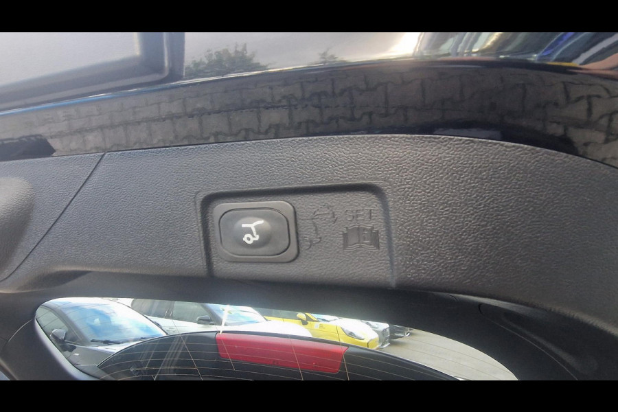 Ford Puma 1.0 EcoBoost Hybrid Titanium 125pk | Driver Assistance Pack | Winterpack | Keyless Pack | Elek. Achterklep | SYNC 4 Navigatie