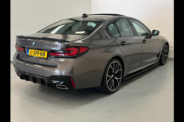 BMW 5 Serie 530i M Sport / Schuifdak / NL-auto / HUD / Laser