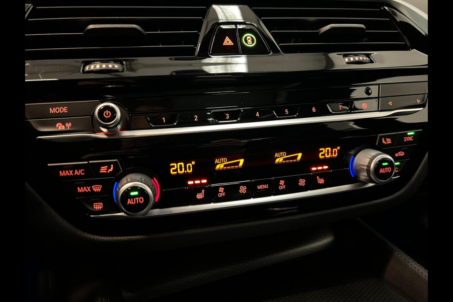 BMW 5 Serie 530i M Sport / Schuifdak / NL-auto / HUD / Laser