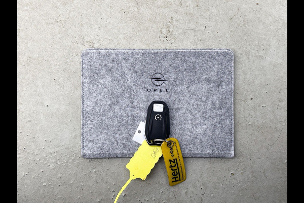 Opel Corsa 1.2 Turbo 136pk Hybrid GS Auto. Navigatie Apple Carplay/ Android Auto Camera Parkeersensoren Cruise Control Stoel- en stuurverwarming Airco Lichtmetalen velgen Getinte ramen