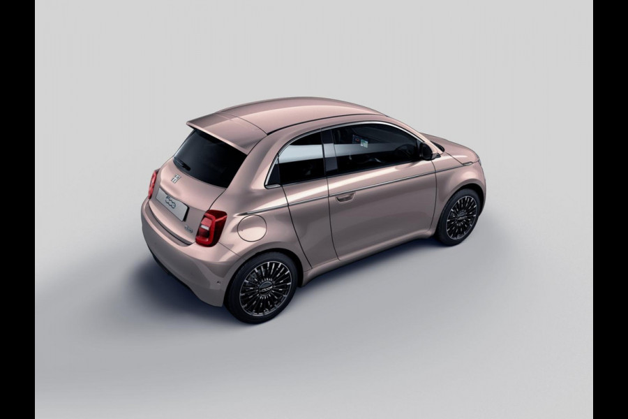 Fiat 500E 3+1 La Prima 42 kWh | 17% Bijtelling | Clima | Cruise | Leder | 17" | Priv Glass | Winter Pack | JBL Sound | BSM | Apple Carplay