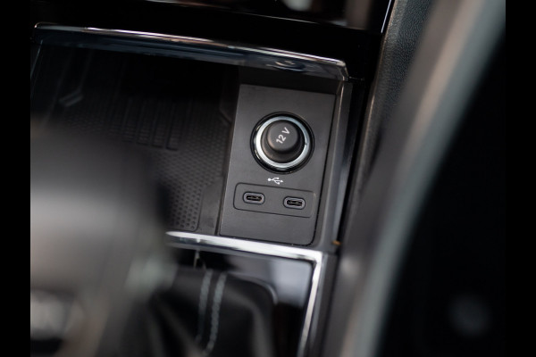 Škoda Karoq 1.5 TSI ACT Sportline Business | Panodak | Leder | Stoelgeheugen | Elk A-klep | Prijs Rijklaar!!