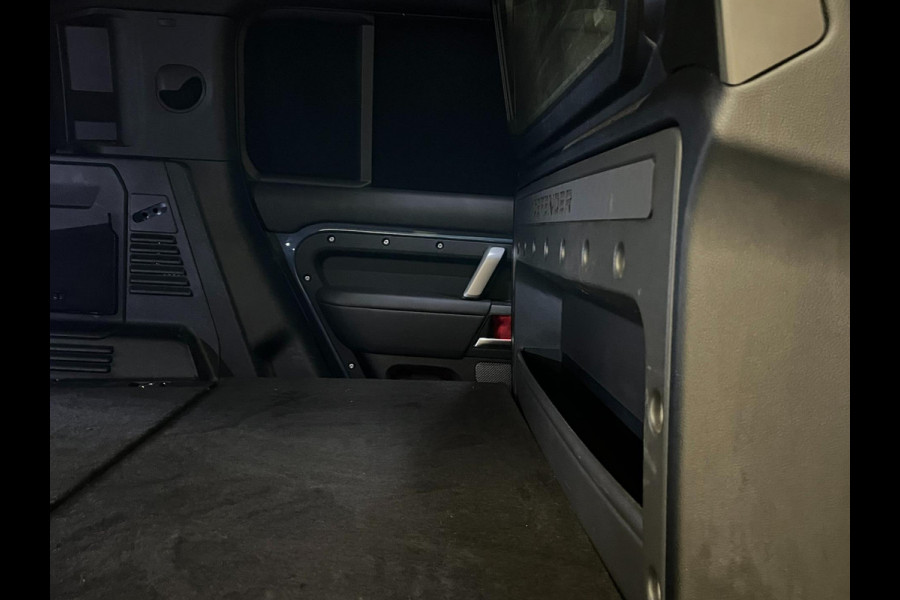 Land Rover Defender 3.0 D250 110 X-Dynamic HSE Van / 1e eig / Pano