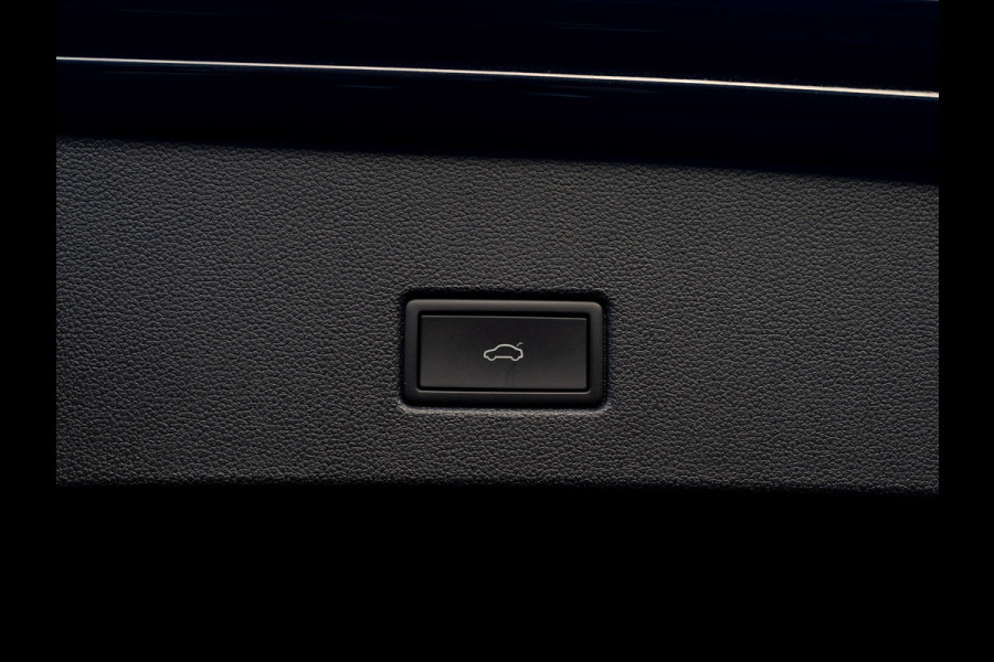 Volkswagen T-Roc 1.5 TSI R-Line Business | Black Style | Keyless | Elk. A-klep | Side Assist | IQ Light | Camera | Prijs Rijklaar!!