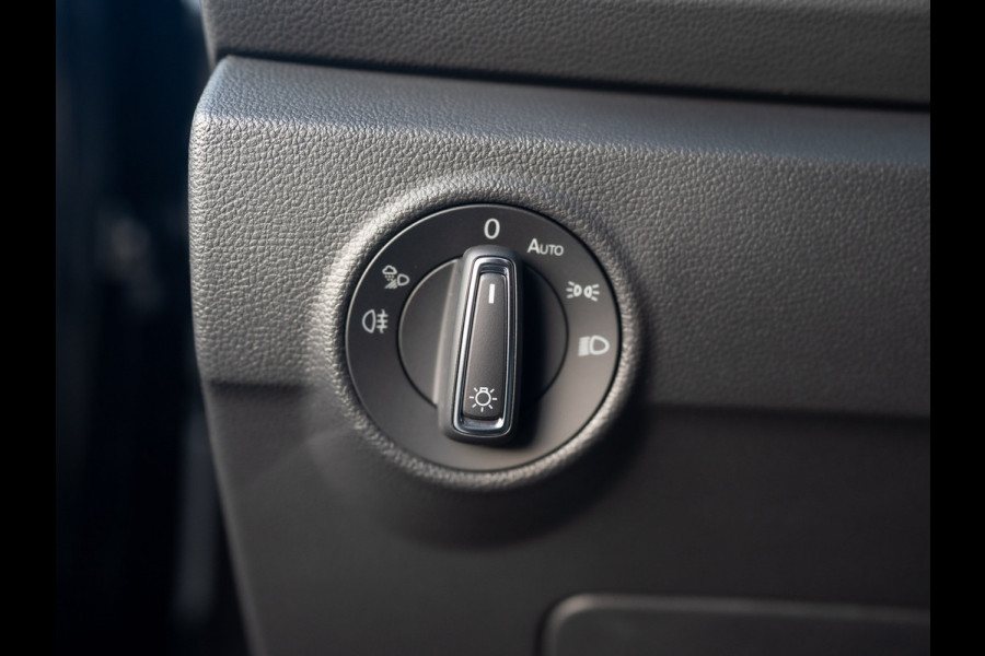 Volkswagen T-Roc 1.5 TSI R-Line Business | Black Style | Keyless | Elk. A-klep | Side Assist | IQ Light | Camera | Prijs Rijklaar!!