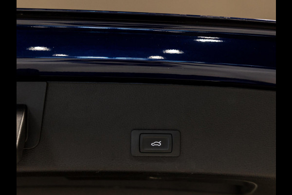 Audi e-tron 55 quattro S edition 95 kWh / 408pk / Panorama dak / Rondomzicht camera /