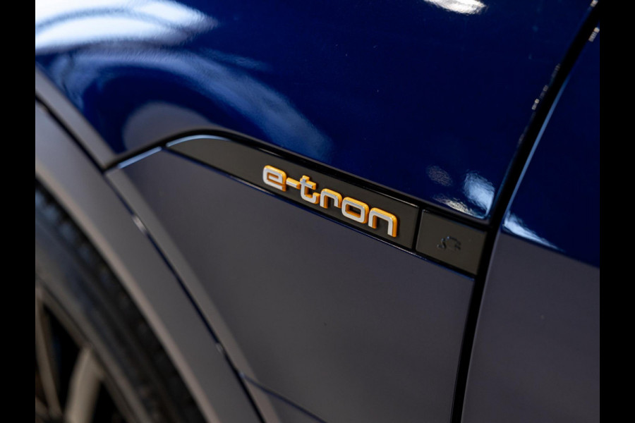 Audi e-tron 55 quattro S edition 95 kWh / 408pk / Panorama dak / Rondomzicht camera /
