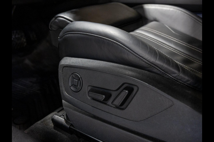 Audi e-tron 55 quattro S edition 95 kWh / 408pk / Panorama dak / Rondomzicht camera /