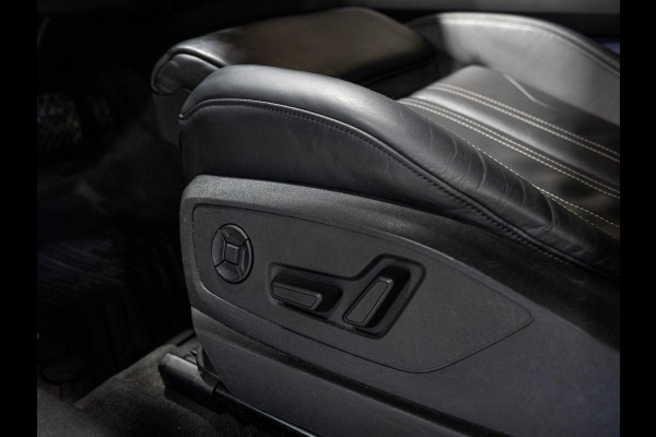 Audi e-tron 55 quattro S edition 95 kWh / 408pk / Panorama dak / Rondomzicht camera /