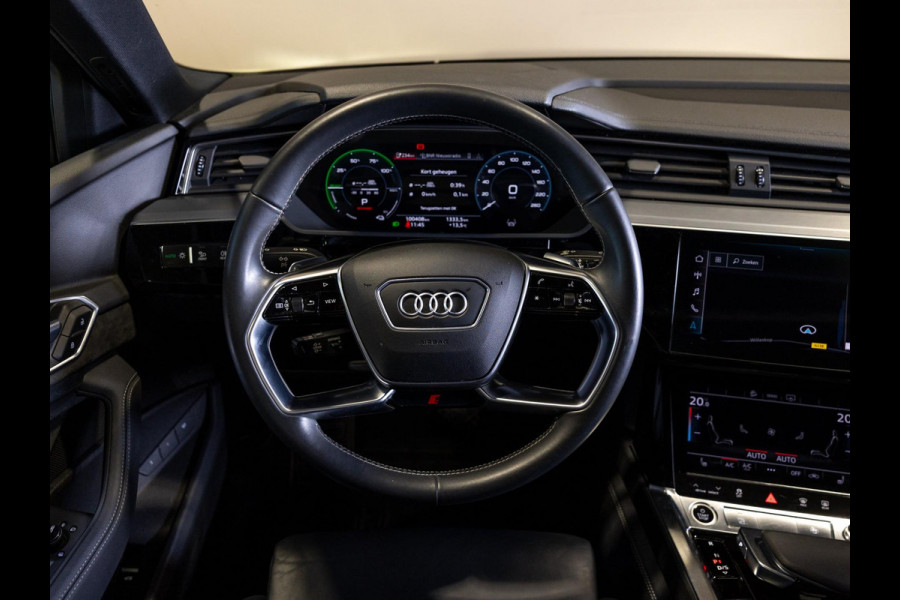 Audi e-tron 55 quattro S edition 95 kWh / 408pk / Panorama dak / Rondomzicht camera /