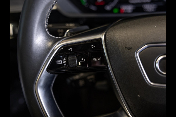 Audi e-tron 55 quattro S edition 95 kWh / 408pk / Panorama dak / Rondomzicht camera /