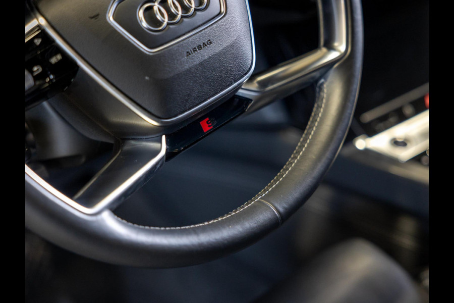 Audi e-tron 55 quattro S edition 95 kWh / 408pk / Panorama dak / Rondomzicht camera /