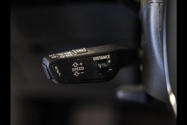 Audi e-tron 55 quattro S edition 95 kWh / 408pk / Panorama dak / Rondomzicht camera /