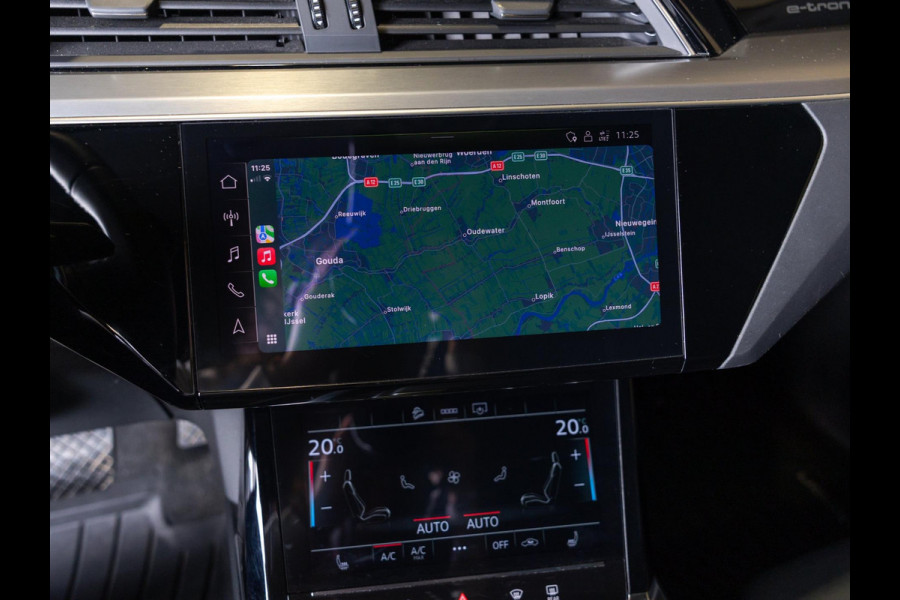 Audi e-tron 55 quattro S edition 95 kWh / 408pk / Panorama dak / Rondomzicht camera /
