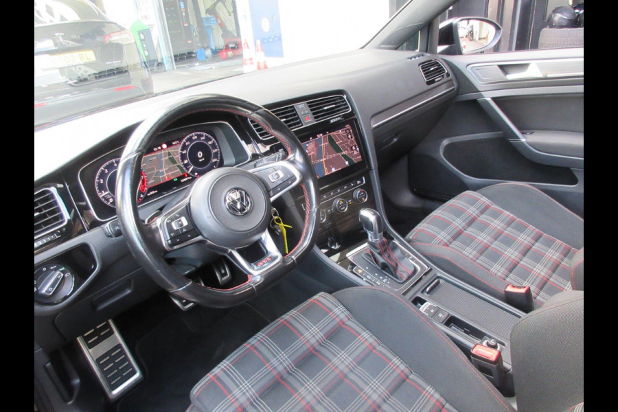 Volkswagen Golf 2.0 TSI GTI Performance Aut Virtual Camera Carplay Pano