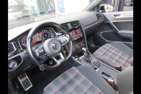 Volkswagen Golf 2.0 TSI GTI Performance Aut Virtual Camera Carplay Pano