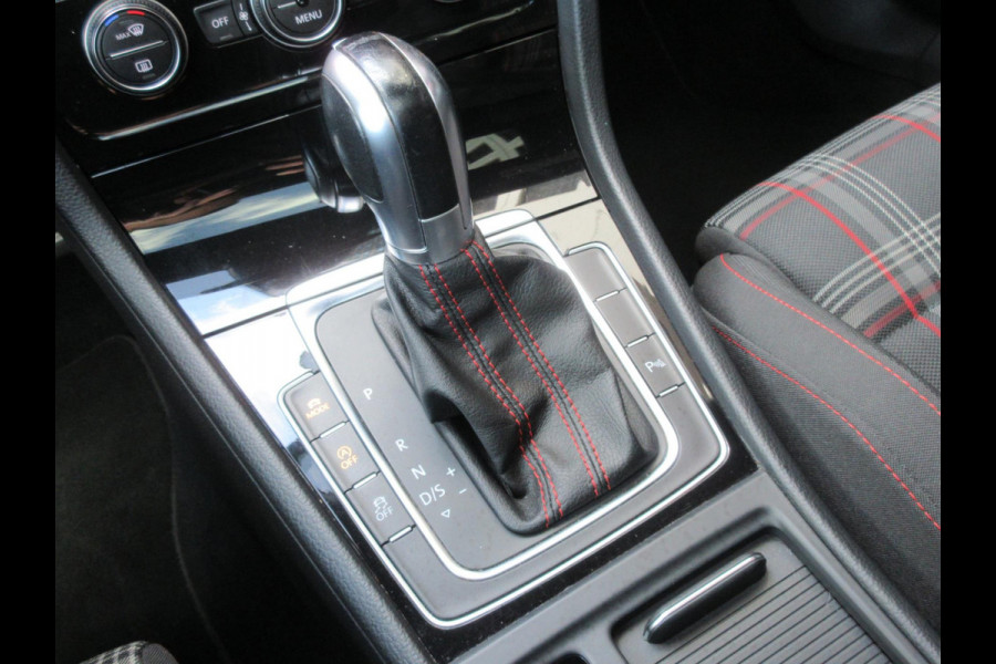 Volkswagen Golf 2.0 TSI GTI Performance Aut Virtual Camera Carplay Pano