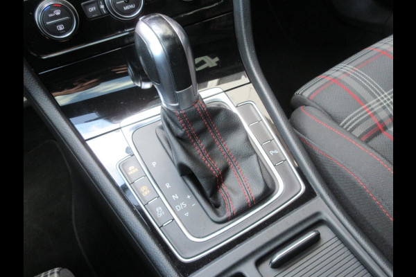 Volkswagen Golf 2.0 TSI GTI Performance Aut Virtual Camera Carplay Pano