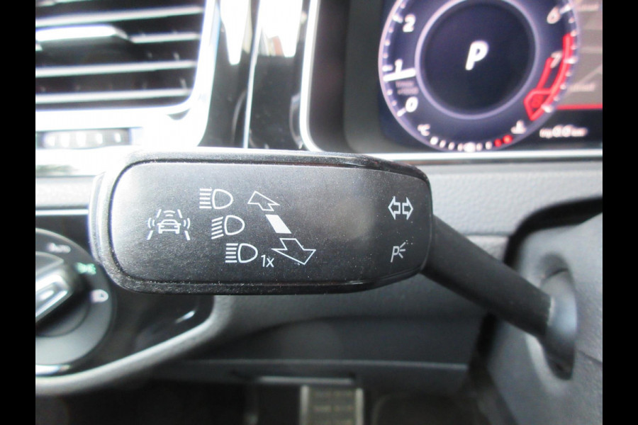 Volkswagen Golf 2.0 TSI GTI Performance Aut Virtual Camera Carplay Pano