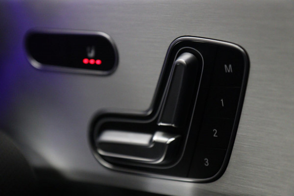 Mercedes-Benz CLA-Klasse 220 AMG Pano/Memory/Sfeer/Camera/NAP/CARPLAY/BOMVOL