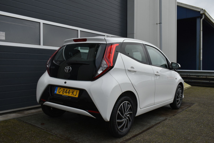 Toyota Aygo 1.0 VVT-i x-play limited