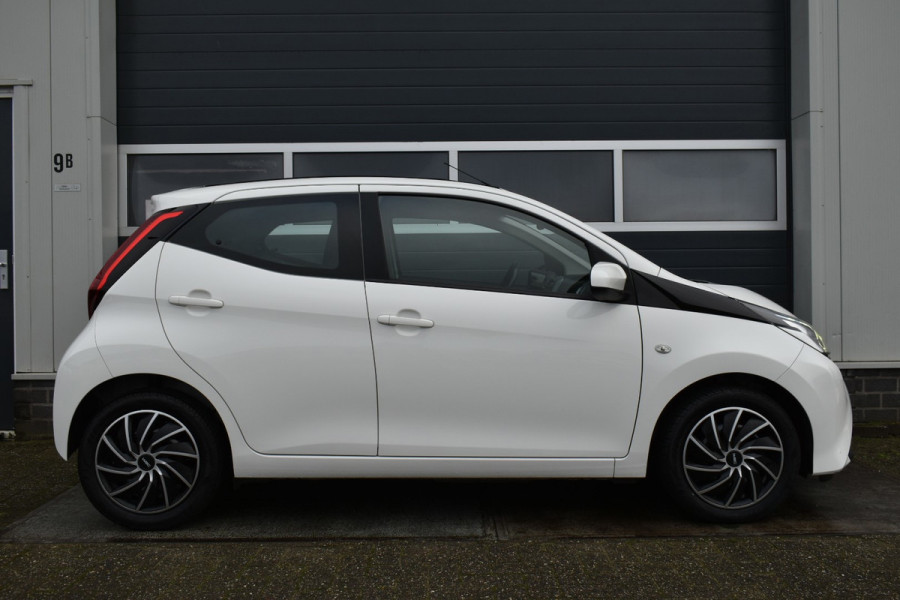 Toyota Aygo 1.0 VVT-i x-play limited