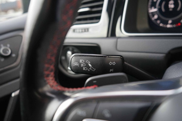 Volkswagen Golf Lim. GTI Performance BMT/Start-Stop