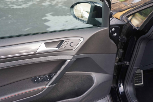 Volkswagen Golf Lim. GTI Performance BMT/Start-Stop