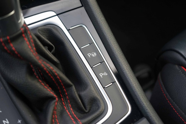 Volkswagen Golf Lim. GTI Performance BMT/Start-Stop