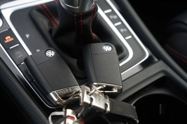 Volkswagen Golf Lim. GTI Performance BMT/Start-Stop