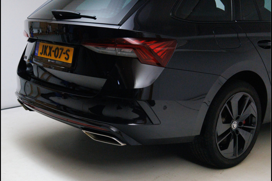 Škoda Octavia Combi 1.4 TSI RS iV PHEV 245 PK | Canton audio | Stoel-. Stuur-. en achterbankverw. | Headup | Sfeerverlichting, PDC V+A, Trekgewicht 1500 KG, Side assist, Camera, Elec. achterklep