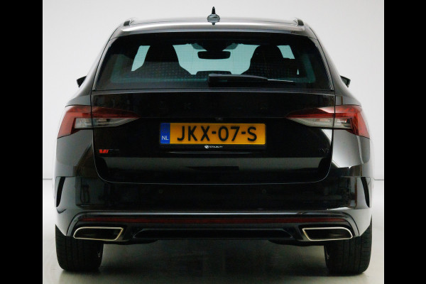 Škoda Octavia Combi 1.4 TSI RS iV PHEV 245 PK | Canton audio | Stoel-. Stuur-. en achterbankverw. | Headup | Sfeerverlichting, PDC V+A, Trekgewicht 1500 KG, Side assist, Camera, Elec. achterklep