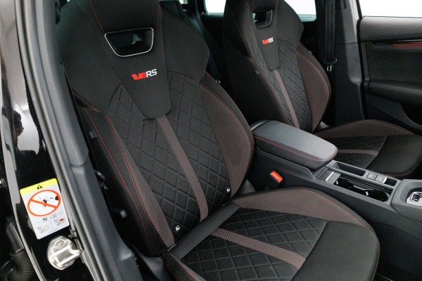 Škoda Octavia Combi 1.4 TSI RS iV PHEV 245 PK | Canton audio | Stoel-. Stuur-. en achterbankverw. | Headup | Sfeerverlichting, PDC V+A, Trekgewicht 1500 KG, Side assist, Camera, Elec. achterklep