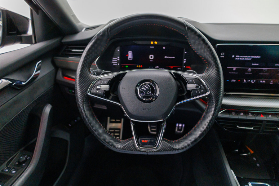 Škoda Octavia Combi 1.4 TSI RS iV PHEV 245 PK | Canton audio | Stoel-. Stuur-. en achterbankverw. | Headup | Sfeerverlichting, PDC V+A, Trekgewicht 1500 KG, Side assist, Camera, Elec. achterklep