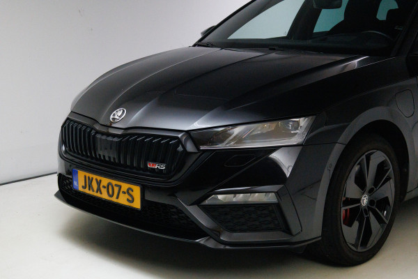 Škoda Octavia Combi 1.4 TSI RS iV PHEV 245 PK | Canton audio | Stoel-. Stuur-. en achterbankverw. | Headup | Sfeerverlichting, PDC V+A, Trekgewicht 1500 KG, Side assist, Camera, Elec. achterklep