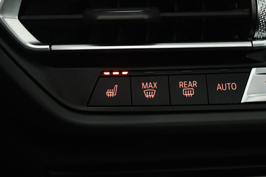 BMW 2 Serie Gran Coupé 218i Business Edition Plus (PANORAMADAK, STOELVERWARMING, ACHTERUITRIJCAMERA, CRUISE CONTROL, NAVIGATIE)