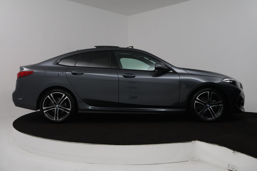 BMW 2 Serie Gran Coupé 218i Business Edition Plus (PANORAMADAK, STOELVERWARMING, ACHTERUITRIJCAMERA, CRUISE CONTROL, NAVIGATIE)