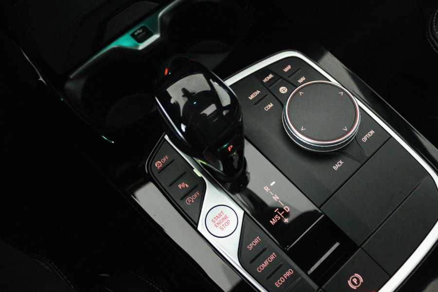 BMW 2 Serie Gran Coupé 218i Business Edition Plus (PANORAMADAK, STOELVERWARMING, ACHTERUITRIJCAMERA, CRUISE CONTROL, NAVIGATIE)