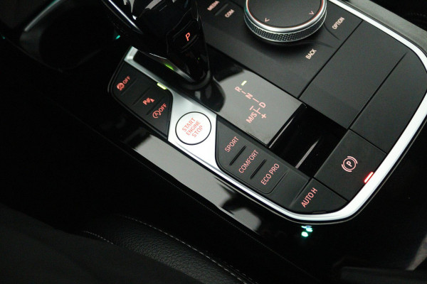 BMW 2 Serie Gran Coupé 218i Business Edition Plus (PANORAMADAK, STOELVERWARMING, ACHTERUITRIJCAMERA, CRUISE CONTROL, NAVIGATIE)