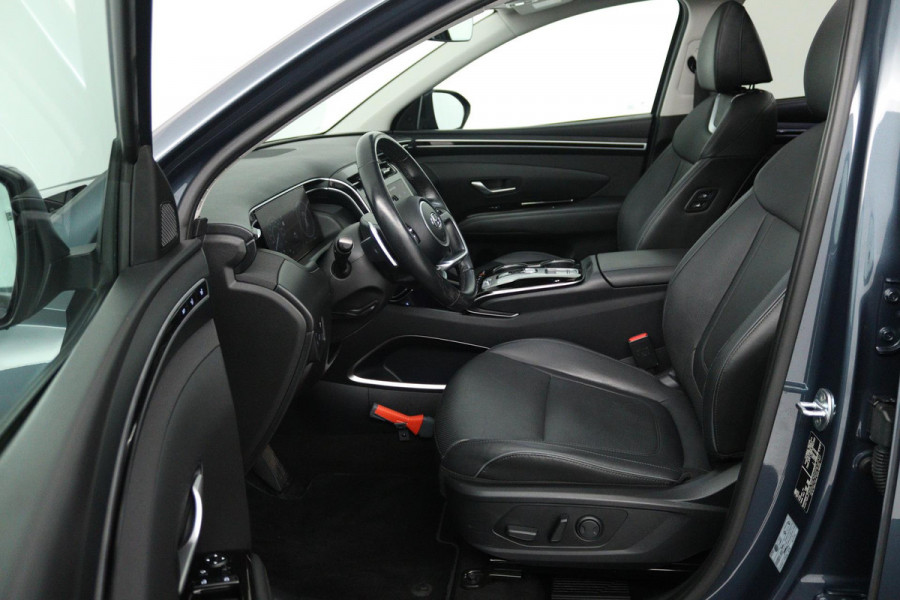 Hyundai Tucson 1.6 T-GDI HEV Premium Sky (PANORAMADAK, CAMERA, STOELVERWARMING/KOELING, STUURVERWARMING, CRUISE ADAPTIEF)