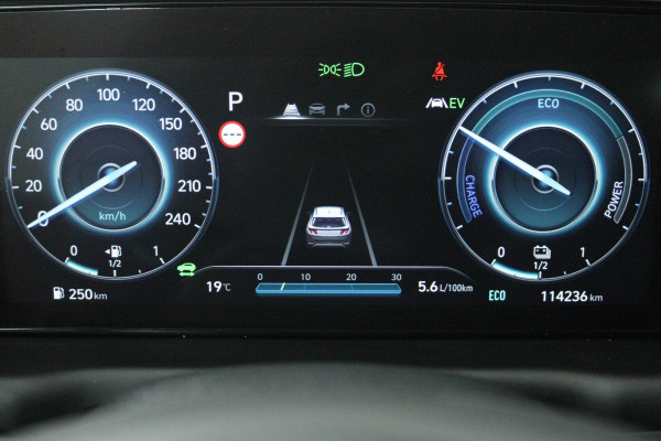 Hyundai Tucson 1.6 T-GDI HEV Premium Sky (PANORAMADAK, CAMERA, STOELVERWARMING/KOELING, STUURVERWARMING, CRUISE ADAPTIEF)