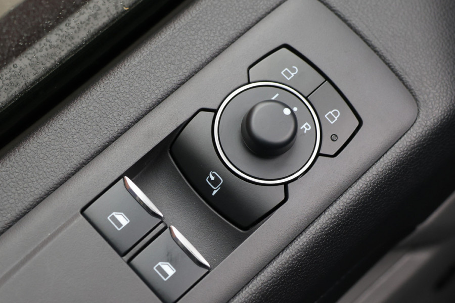 Ford Transit Custom 320 2.0 TDCI L2H1 Sport 170 PK DC | Dubbel Cabine | B&O | ACC | Blind Spot | Navigatie | Camera | CarPlay | Lane Assist | Trekhaak | BPM VRIJ | Verlengde fabrieksgarantie tot 12-2029