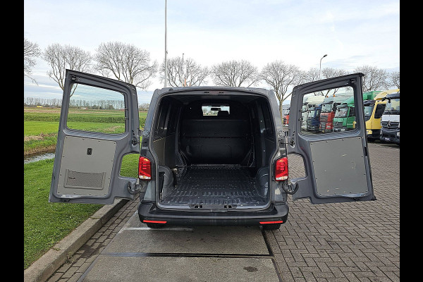 Volkswagen Transporter 2.0 TDI L2H1 Automaat Airco Achterdeuren 3 Zits Cruise Control Euro6 150 PK!