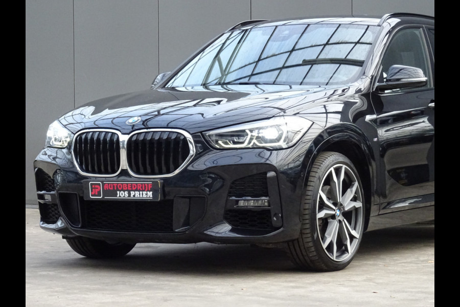 BMW X1 sDrive18i High Executive * M-PAKKET * 20 INCH * HEAD-UP * DEALER ONDERH. !!