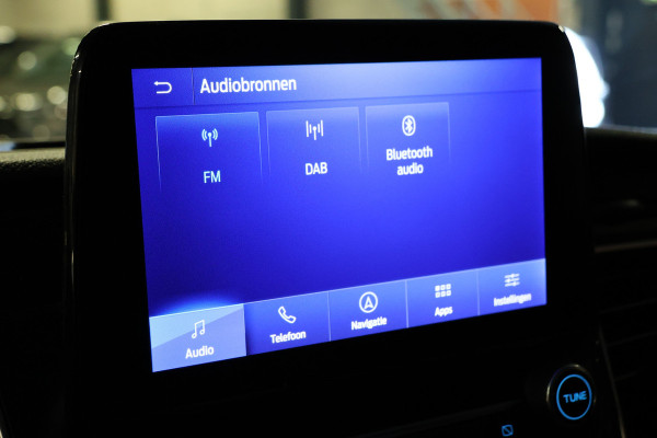 Ford Transit Custom 300 2.0 TDCI L2H1 170 PK Limited DC | CarPlay | Camera | Navigatie | L+R Schuifdeur | Stoelverwarming | Trekhaak | DAB | PDC V+A | MF Stuur | Dubbel Cabine | 5-Zitter | Nieuwe APK | Dealer onderhouden