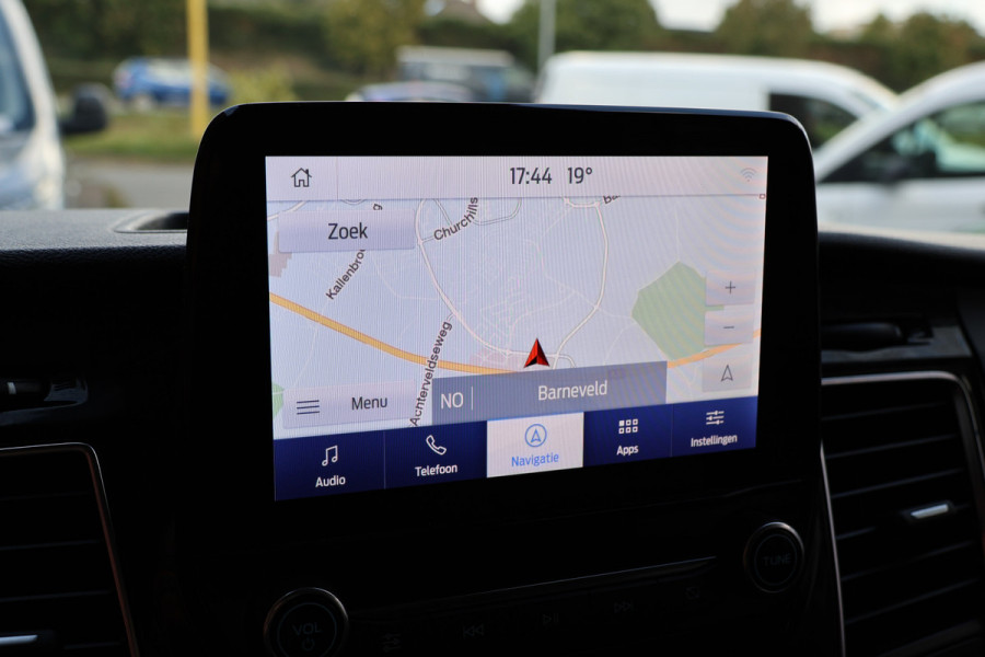 Ford Transit Custom 300 2.0 TDCI L2H1 170 PK Limited DC | CarPlay | Camera | Navigatie | L+R Schuifdeur | Stoelverwarming | Trekhaak | DAB | PDC V+A | MF Stuur | Dubbel Cabine | 5-Zitter | Nieuwe APK | Dealer onderhouden